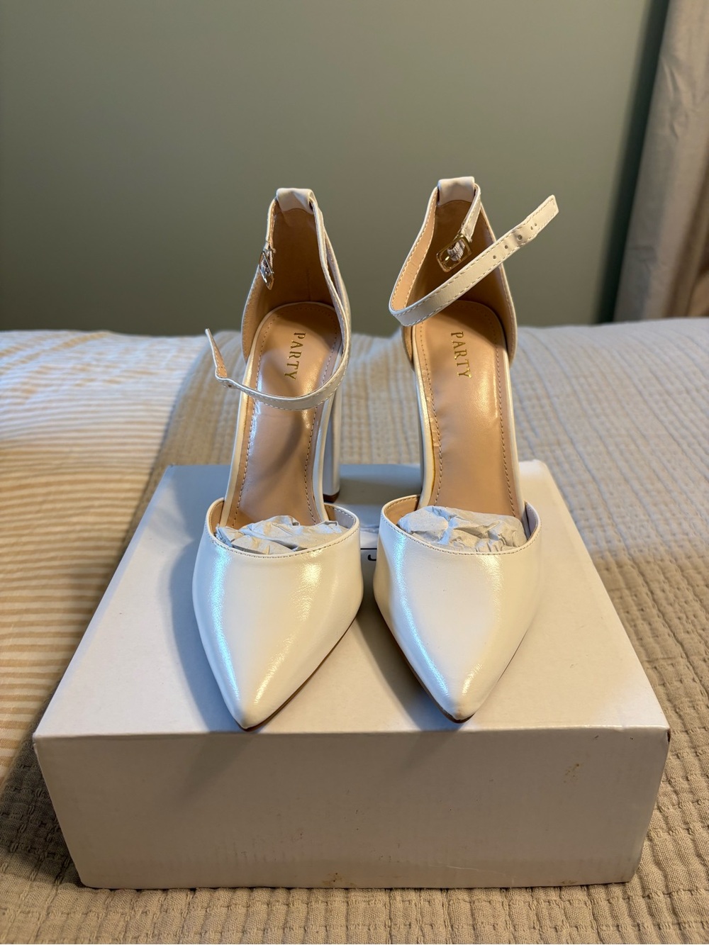 Women's Pointed Toe Ankle Strap Pumps in White, Never Worn